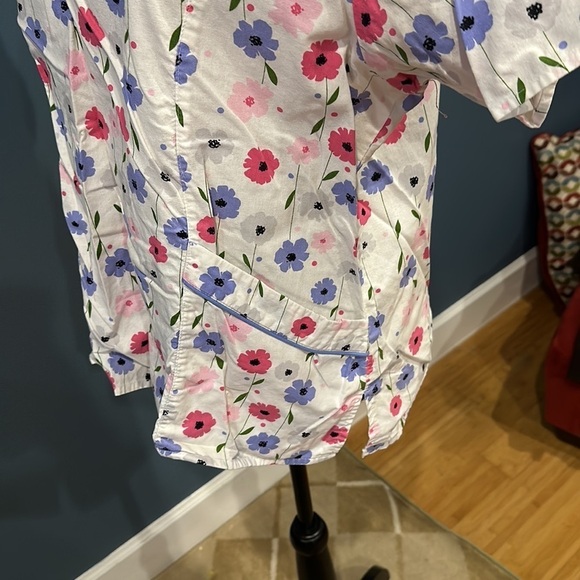 Dickies scrub top size medium women’s - Picture 4 of 8